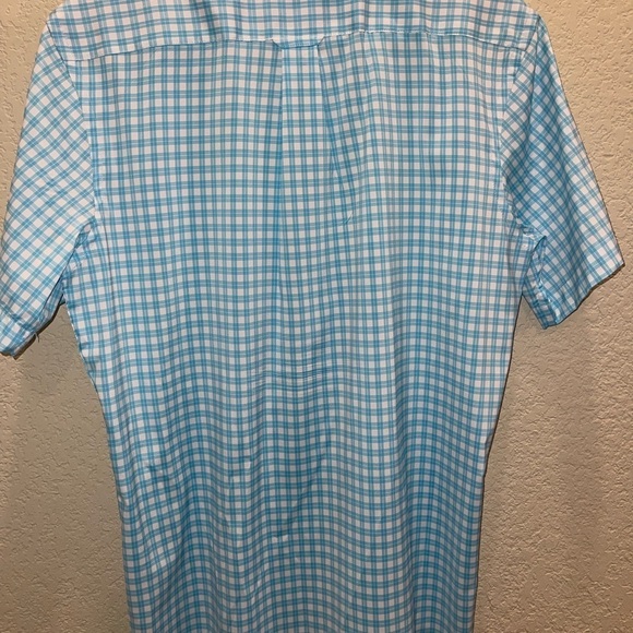 Medium NWOT IZOD feels like a fishing shirt blue and white
Button down collar - Picture 8 of 9